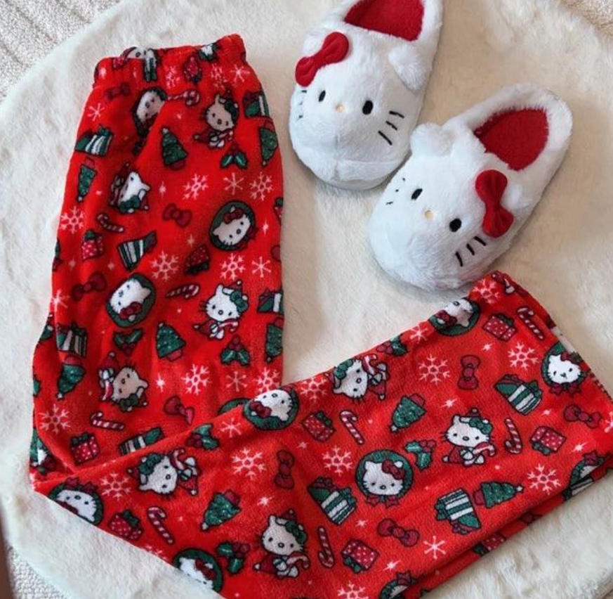 🔥Buy 1 get 1 Free🔥 - Hello Kitty Cozy Pajamas set